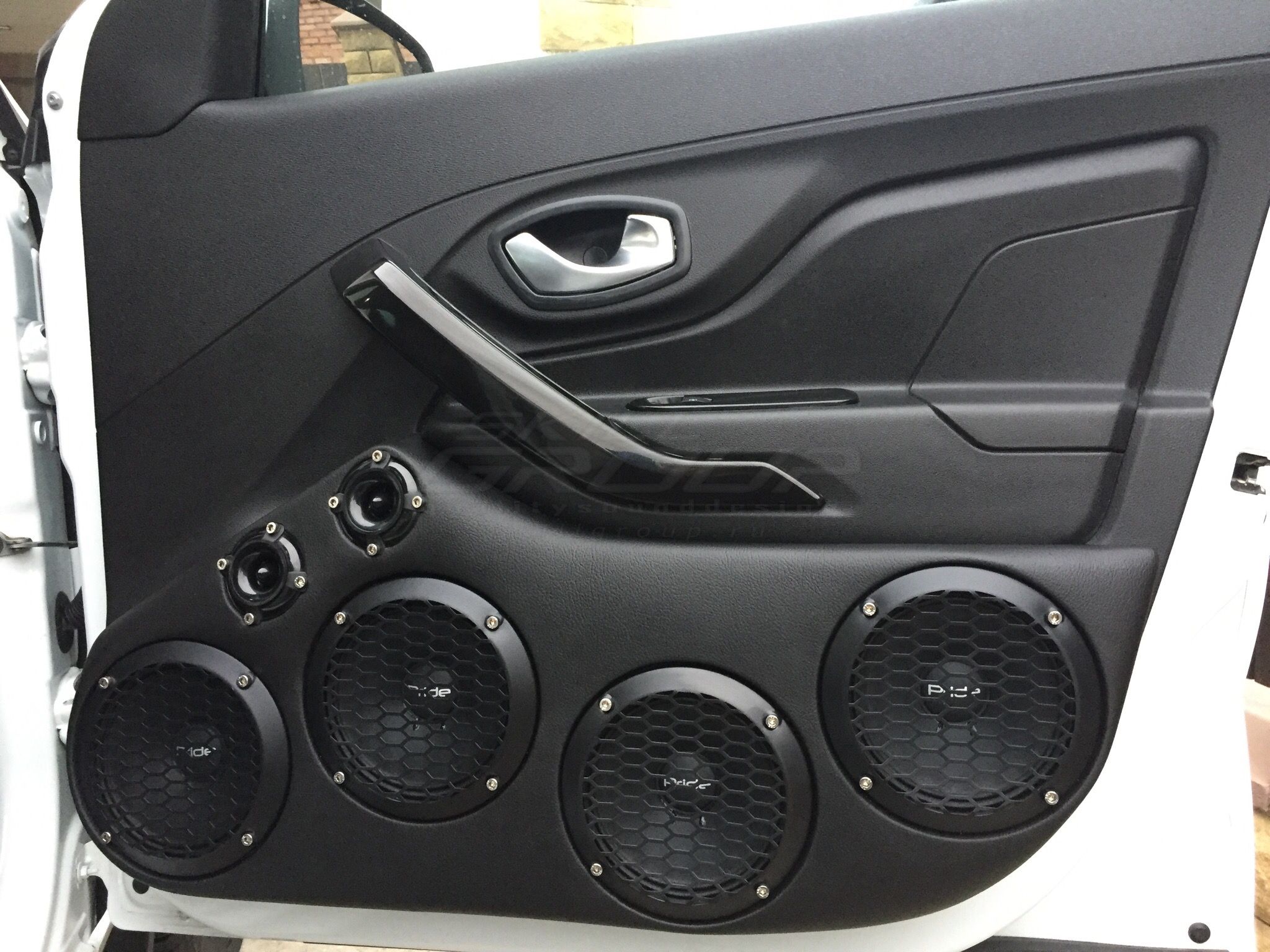 Подиумы Lada XRAY 4x16+2Рупора